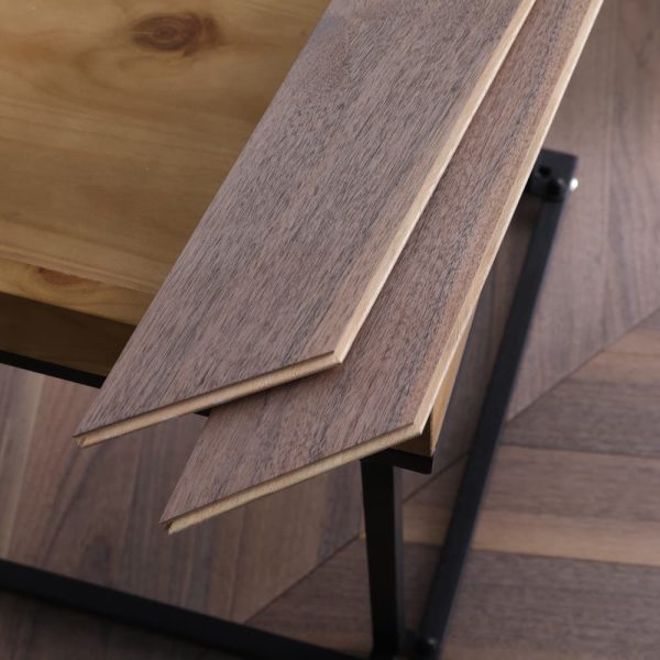 Chevron flooring for living rooms