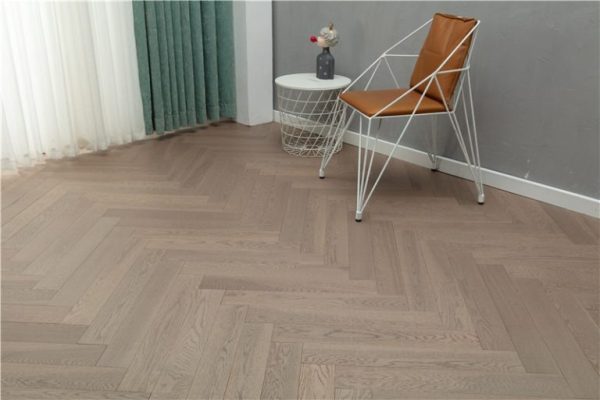 herringbone pattern hardwood flooring