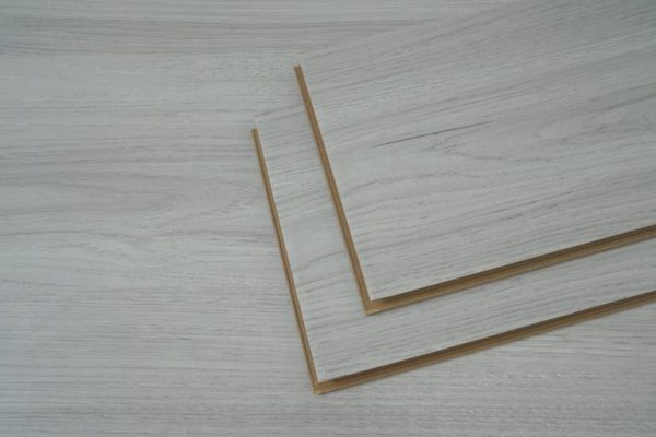 Stylish laminate flooring for hotel lobbies and reception areas