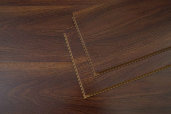 Scratch-resistant laminate flooring for office spaces