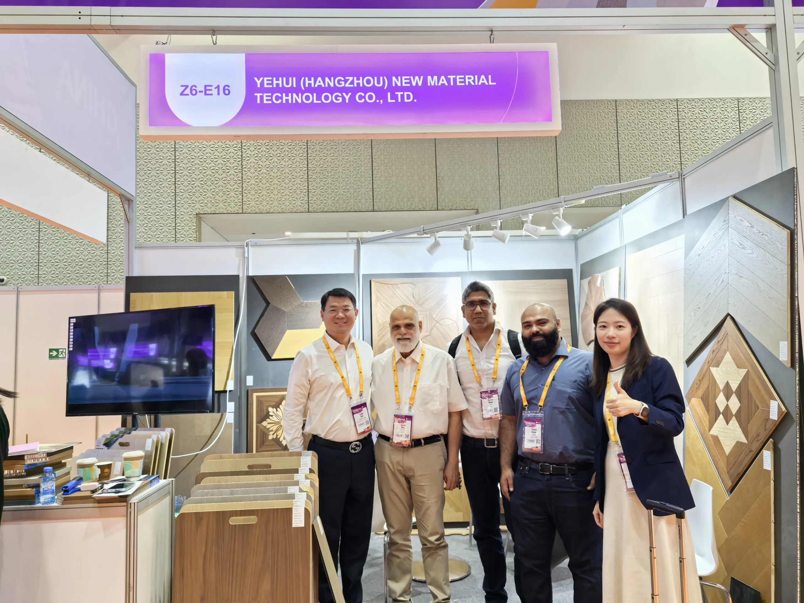 Group photo at the exhibition5