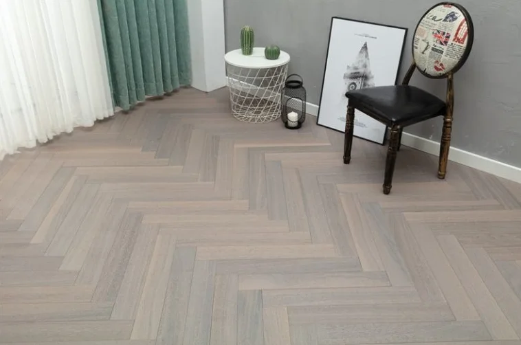 Exploring the Benefits of Herringbone Flooring in Modern Interiors