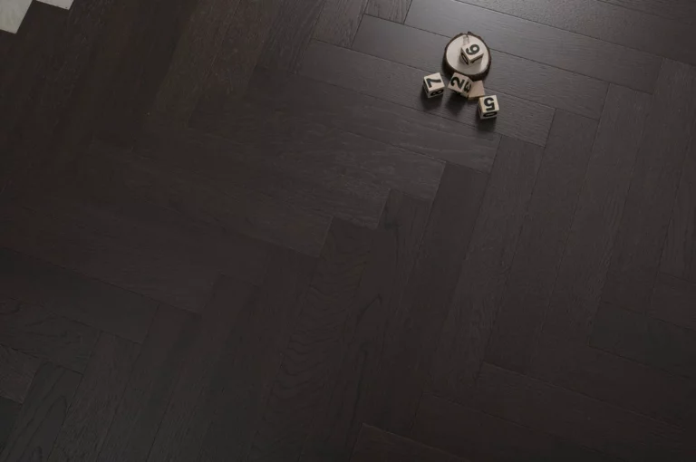 Estudio de caso de suministro de parquet herringbone para un proyecto de hotel de 5 estrellas