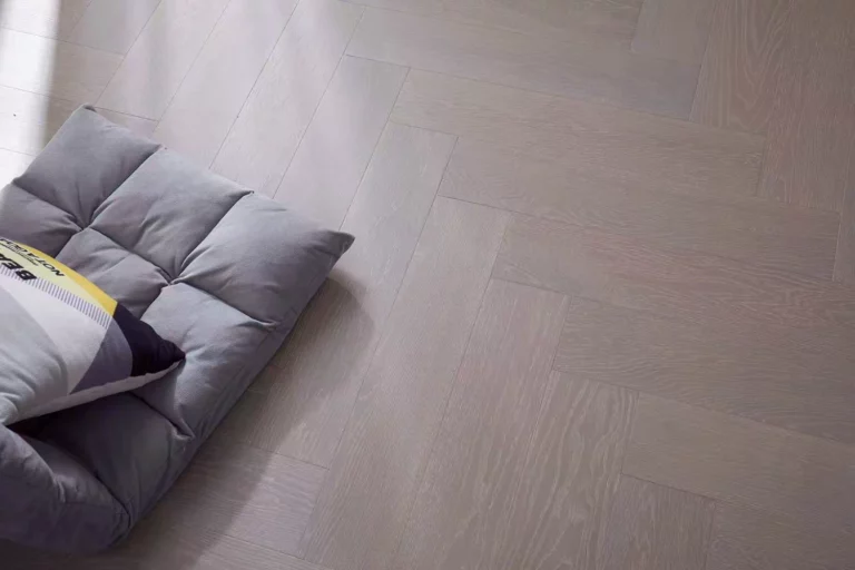 Wie Herringbone Flooring klassisches Design mit praktischem Wert verbindet