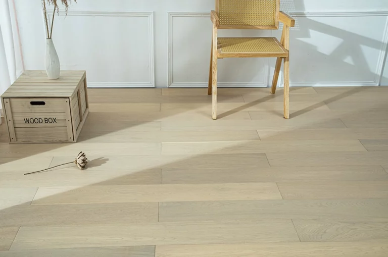 Guía de compra de suelos de madera de ingeniería con bajo contenido de COV para hogares modernos